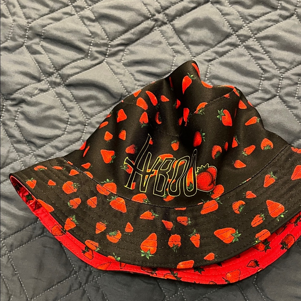 Tvboo skrawbooty reversible bucket hat